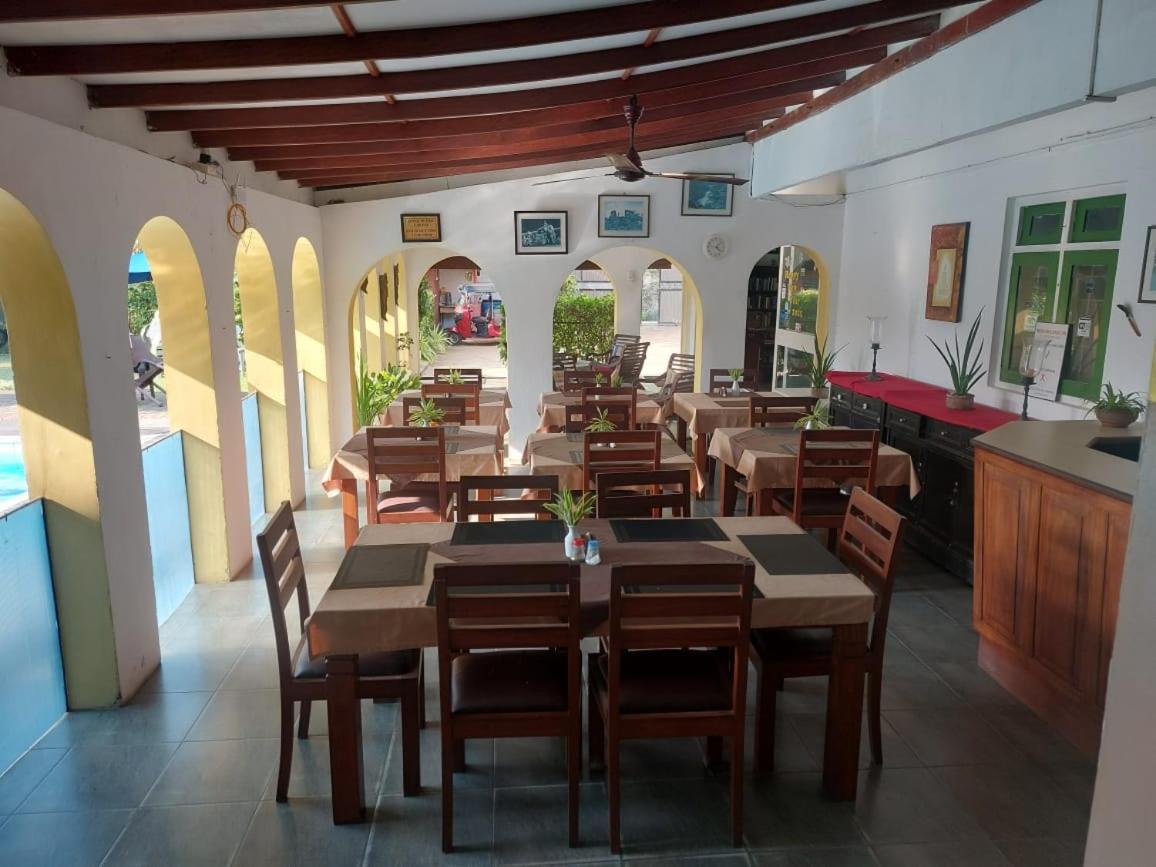 Ranveli Beach Hotel 마운트 라비니아 외부 사진